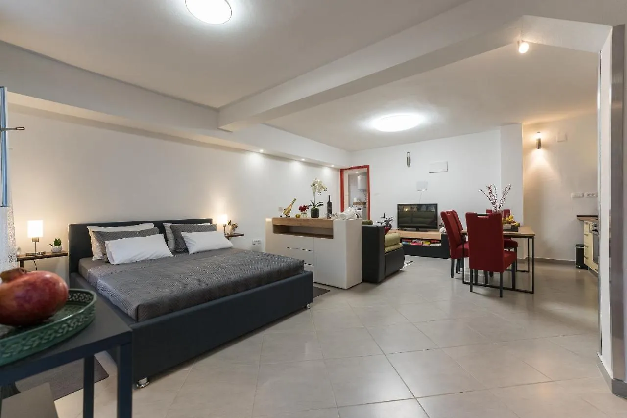 Studio Apartman Mirakul 자다르
