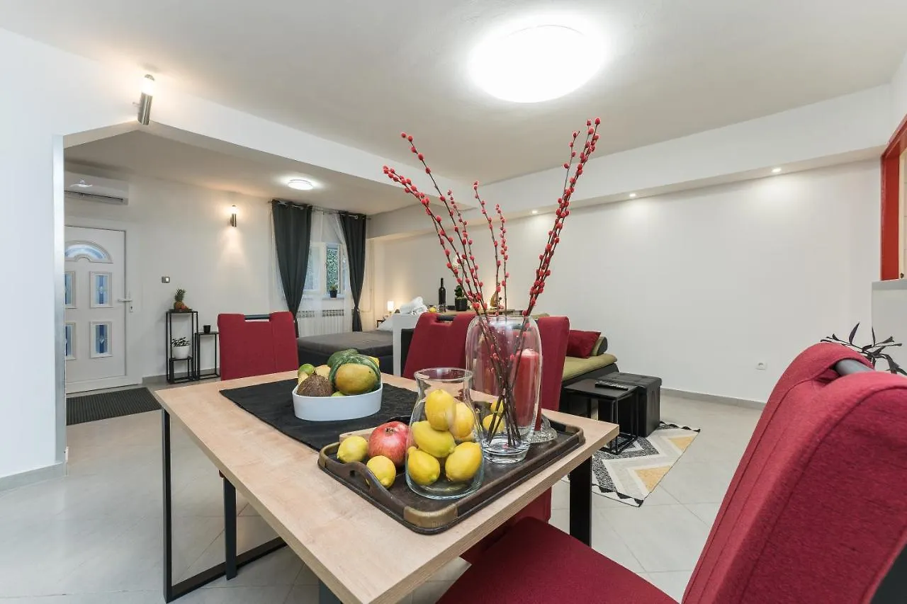 Studio Apartman Mirakul 자다르 아파트