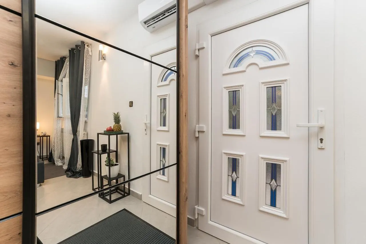 Studio Apartman Mirakul Zadar 0*,