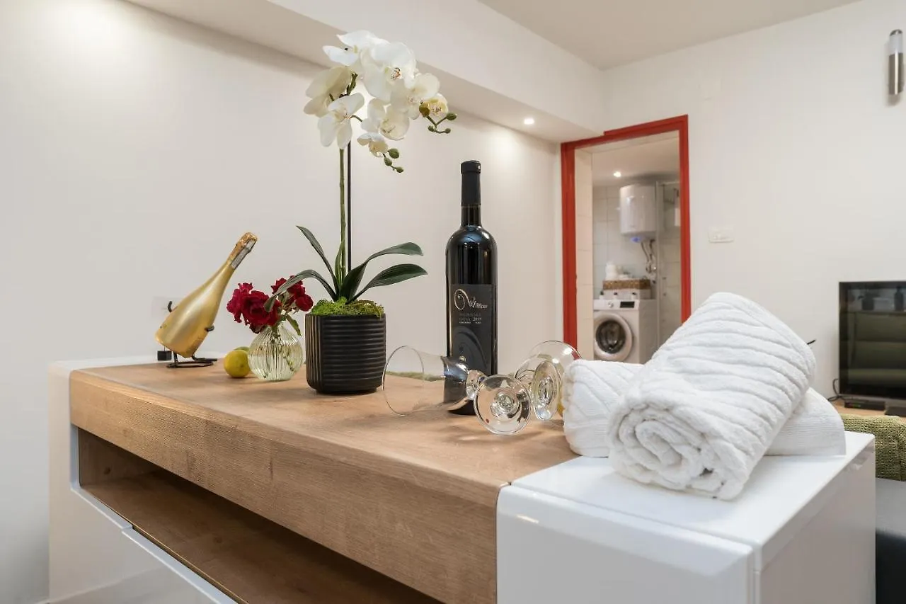 아파트 Studio Apartman Mirakul 자다르