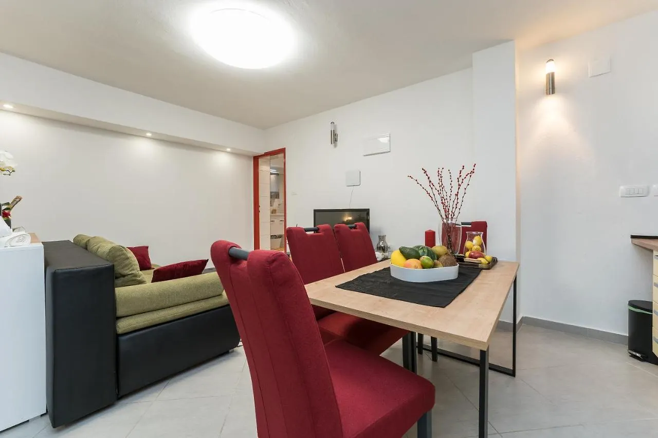 아파트 Studio Apartman Mirakul 자다르